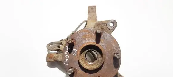Toyota Avensis Verso Front wheel hub