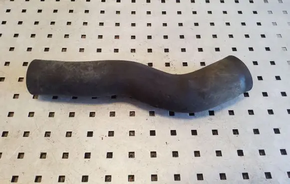 Toyota Avensis T220 Intercooler hose/pipe