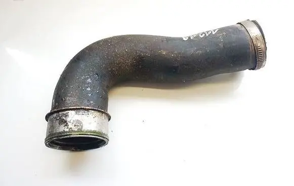 Volkswagen PASSAT B6 Intercooler hose/pipe 