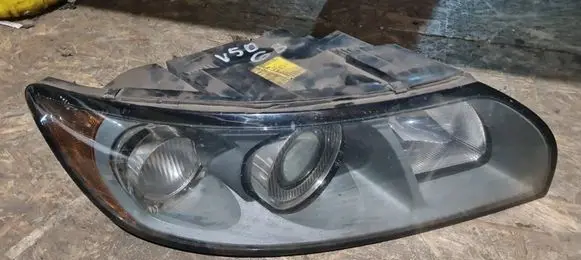 Volvo V50 Headlight/headlamp 30698894 030119860