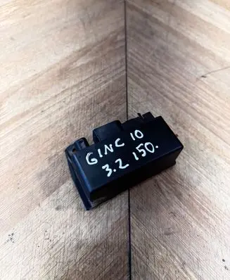 Mercedes-Benz E W211 Glow plug pre-heat relay 