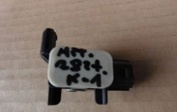 Mitsubishi Outlander Airbag deployment crash/impact sensor 8651A166