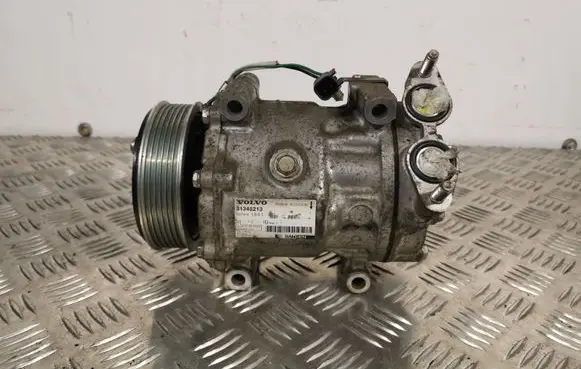 Volvo V60 Air conditioning (A/C) compressor (pump) 31348213