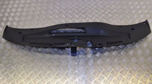 Engine bonnet/hood lock trim molding