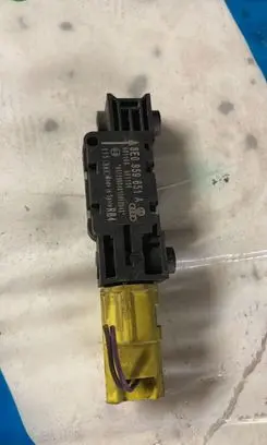 Audi A4 S4 B7 8E 8H Airbag deployment crash/impact sensor 8E0959651A