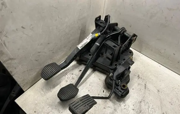 Peugeot 407 Pedal assembly 9654165180