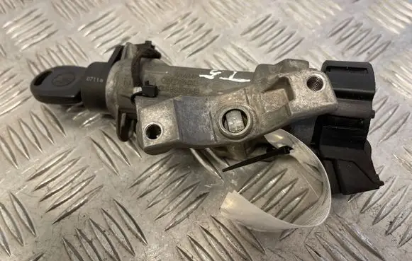Volkswagen Transporter - Caravelle T5 Ignition lock 6R0905821D