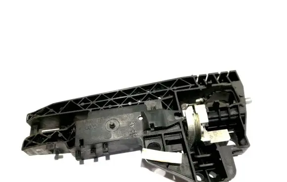 Rear door exterior handle/bracket