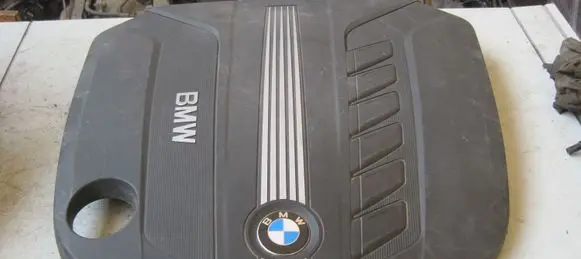 BMW 5 F10 F11 Engine cover (trim) 7812463