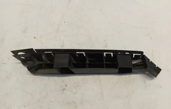 Front bumper mounting bracket
