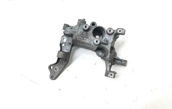 Peugeot Partner Engine mounting bracket 9804121180