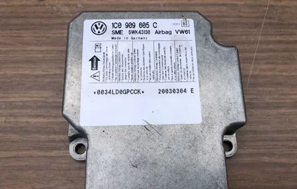 Volkswagen PASSAT B5.5 Airbag control unit/module