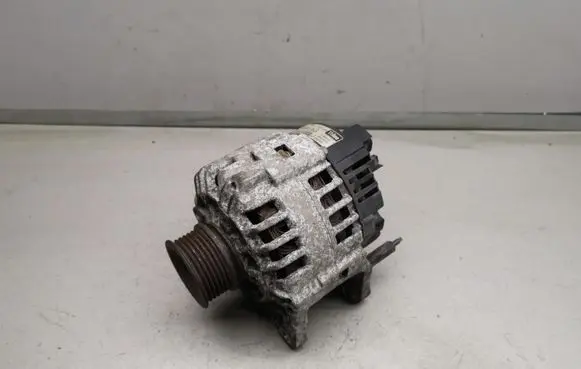 Volkswagen Golf IV Generator/alternator 030903023J