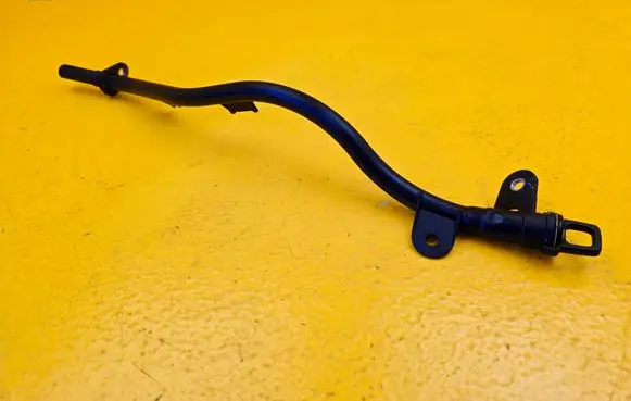 Audi A4 S4 B9 Oil level dip stick 05L103634A