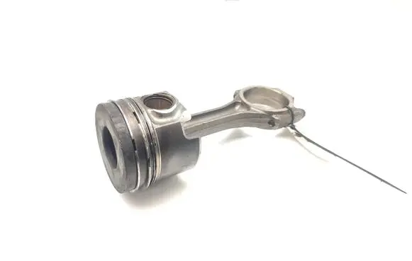 Mitsubishi Outlander Piston with connecting rod 