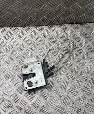 Audi A4 S4 B5 8D Front door lock 8D1837016F