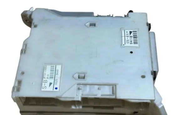 Lexus IS 220D-250-350 Fuse box set 8273053050 6G250440 13786F15