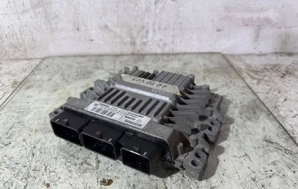 Renault Megane III Engine control unit/module 8200565863 S122326109A 8200592611