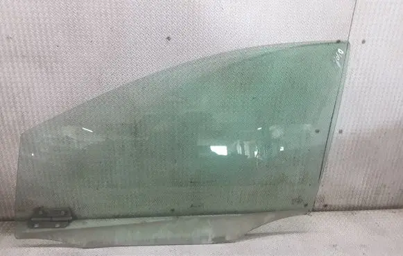 Mercedes-Benz B W245 Front door window glass four-door