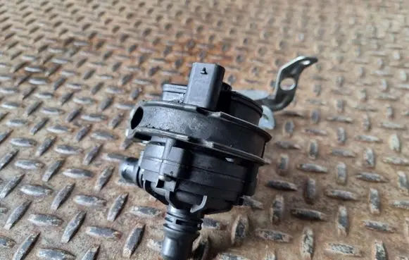 BMW 1 F40 Electric auxiliary coolant/water pump 9470972 8670865