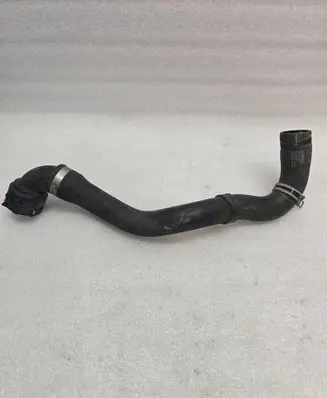 Volvo XC40 Engine coolant pipe/hose 32222082
