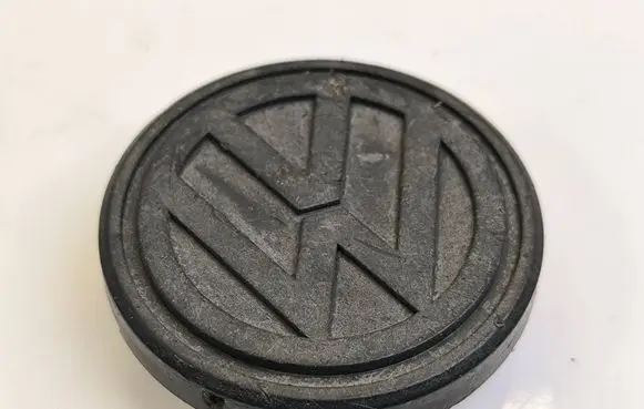 Volkswagen Golf III Original wheel cap 321601171B
