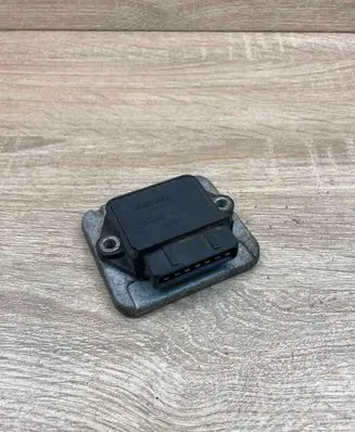 Audi 80 90 B3 Ignition amplifier control unit 191905351B