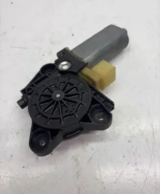 Mercedes-Benz C W203 Rear door window regulator motor 0130822007