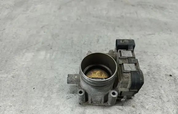 Volkswagen PASSAT B6 Throttle body valve 03C133062A