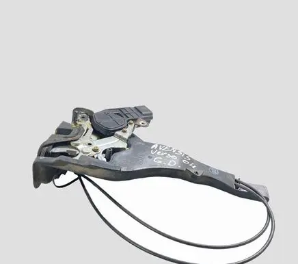 Toyota Avensis Verso Rear door lock 124C3000