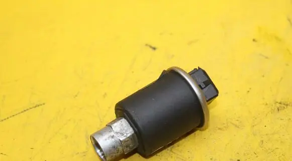 Volkswagen Multivan T4 Air conditioning (A/C) pressure sensor 