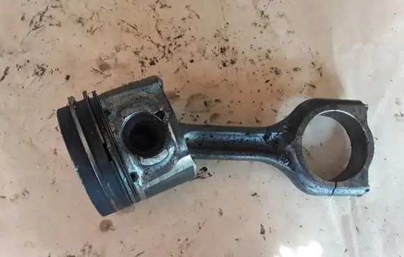 Citroen C3 Picasso Piston with connecting rod 619