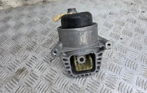Engine mount bracket