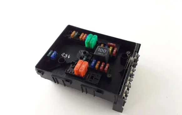 Volkswagen Touran I Fuse module 1K0937125A