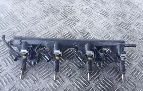 Citroen C4 II Fuel main line pipe