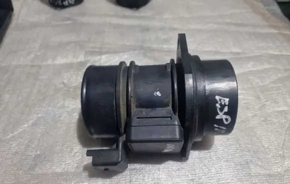 Renault Espace - Grand espace IV Mass air flow meter 7700314057 5WK9609 H7700314669