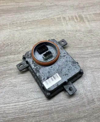 Volkswagen PASSAT B7 Xenon control unit/module 8K0941597B 4UM154367