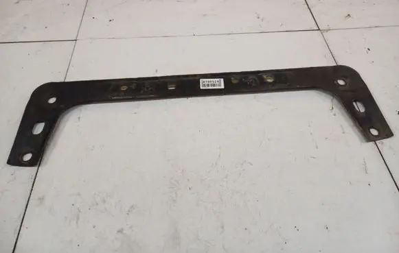 Nissan Note (E11) Fuel tank mounting bracket 