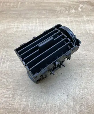 Skoda Octavia Mk1 (1U) Dashboard side air vent grill/cover trim 1U1819701