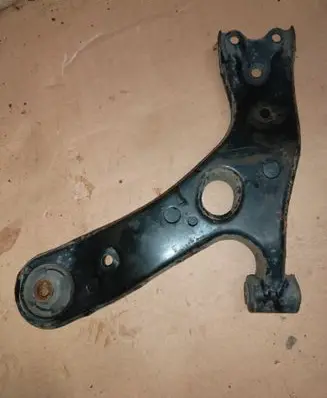 Toyota Verso Front lower control arm/wishbone