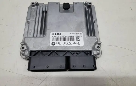 BMW 5 F10 F11 Engine control unit/module 8573257