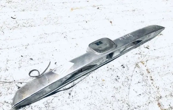 Honda CR-V Trunk door license plate light bar 74890swwe010m1 74890-sww-e010-m1