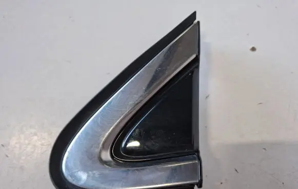 Lexus RX 450H Fender end trim 6011848030