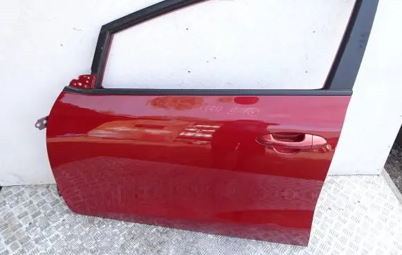 KIA Ceed Front door