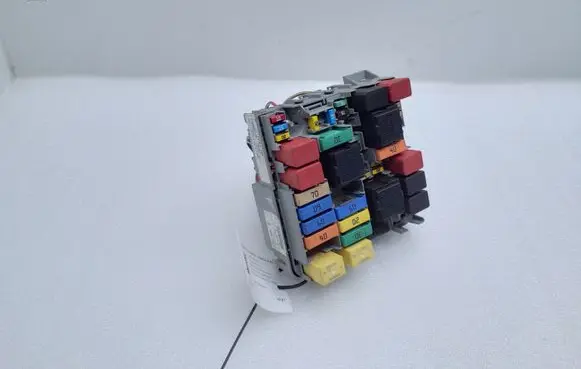 Alfa Romeo Giulietta Fuse module 51867698 50530366