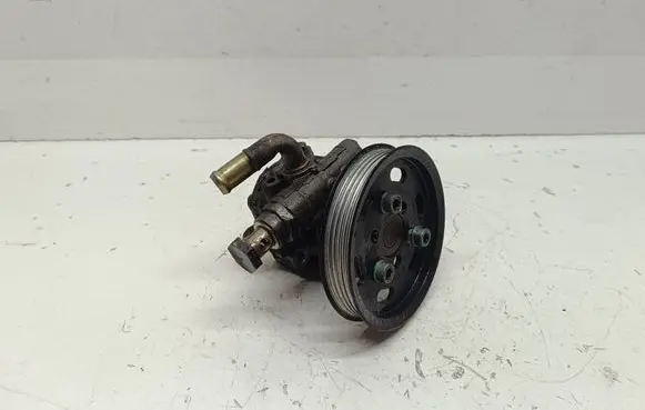 Volkswagen PASSAT B5.5 Power steering pump 8D0145177Q