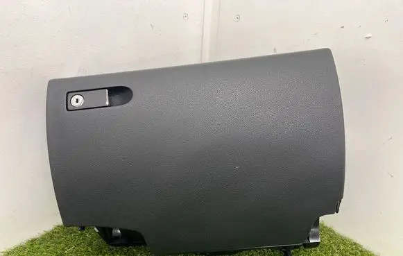 Mercedes-Benz C W204 Glove box A2046800010