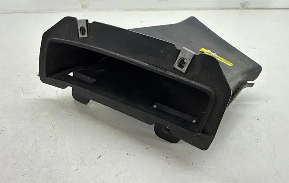 Chevrolet Traverse II Brake cooling air channel/duct 26532972