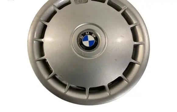 BMW 5 E34 R15 wheel hub/cap/trim 1129843 36131129843