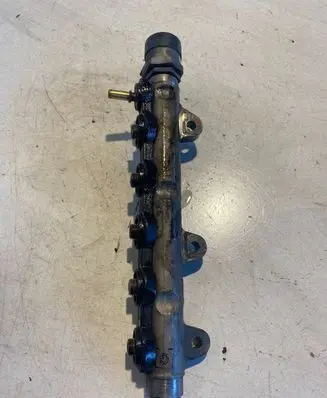 Opel Vivaro Fuel main line pipe 8200661279A H8200426550